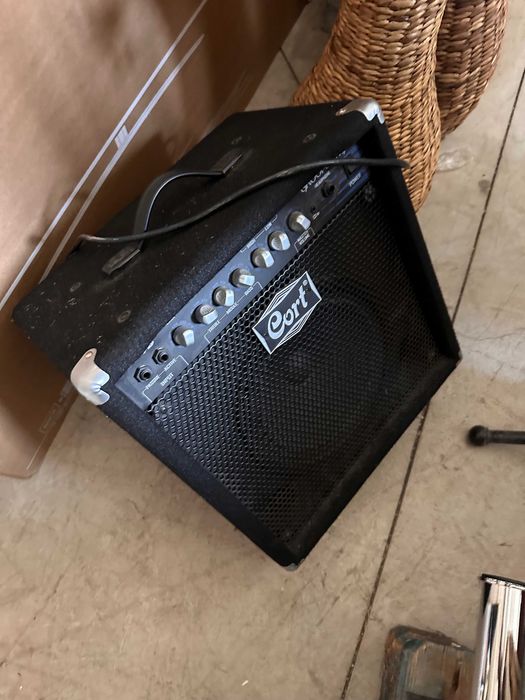 Cort EB30B бас усилвател 30W