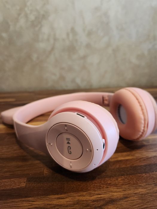 Безжични Wireless слушалки OnEar с лед светлини