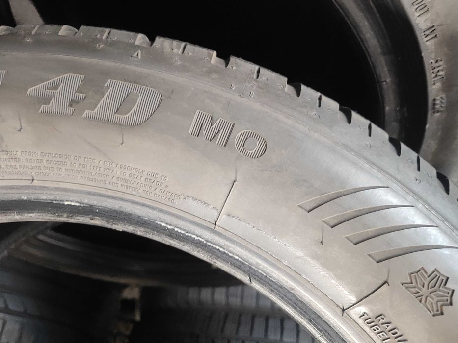 2бр.зимни гуми 245/50/18 Dunlop