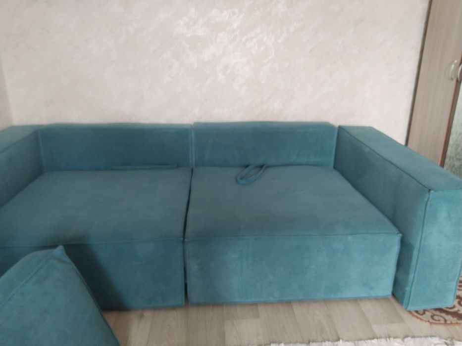 В Астане продаю диван