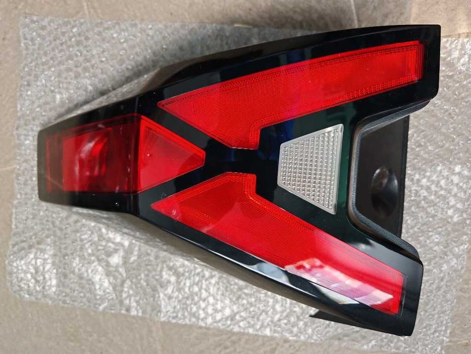 Vand lampa spate stânga si dreapta pentru Duster 3/ stop frana