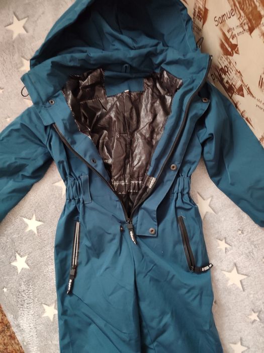 Продам весенние куртки