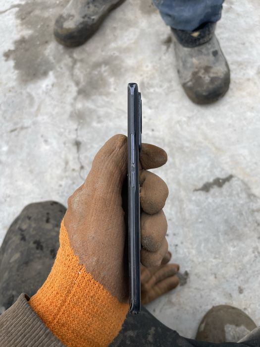 Срочно продам телефон