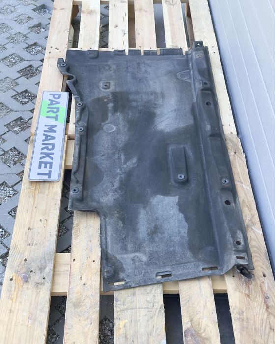Кора под ляв праг AUDI A6 A7 C7 4G