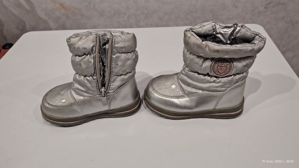 Продается детская обувь