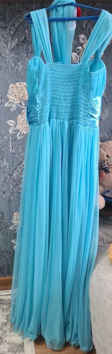 Продам платье на девочку 14-15 лет