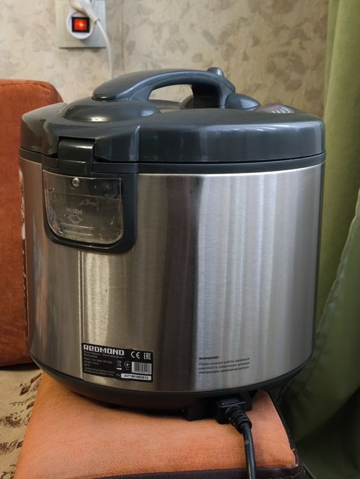 Мультиварка Редмонд ,Redmond 5 литров  Б/У