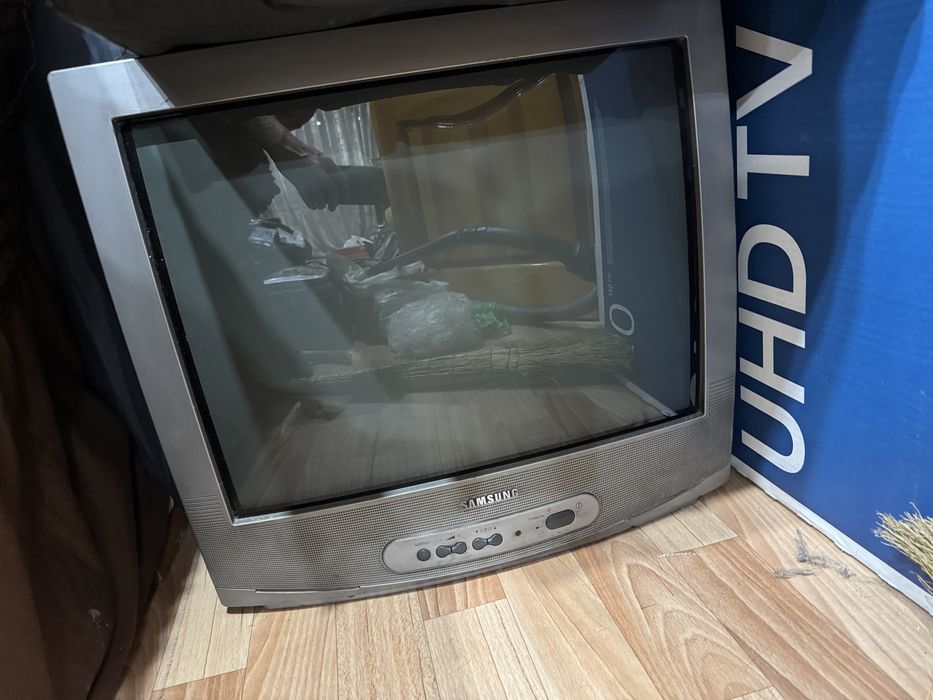 Продам телевизор