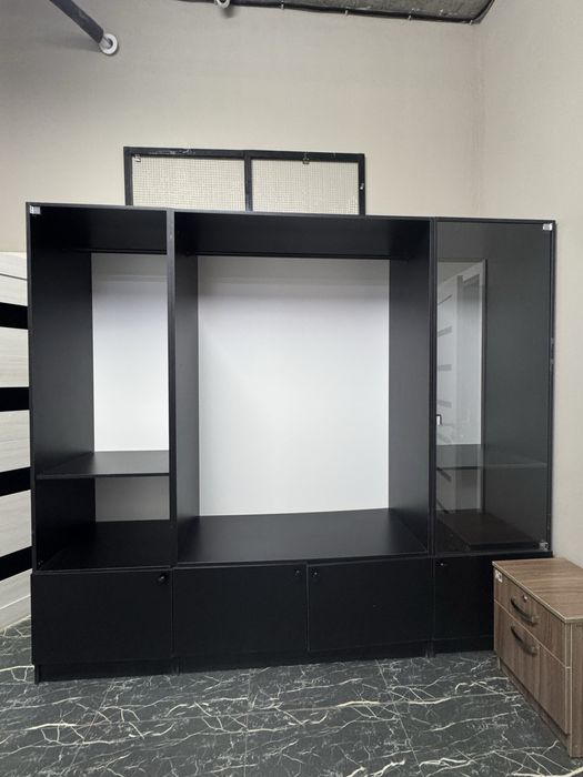 Универсальный шкаф для офисов