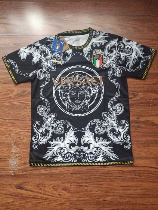 Tricou Versace negru cu imprimeu baroc – nou, cu etichetă