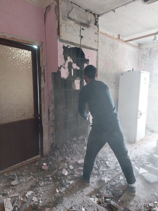 Демонтаж квартир ломаем бассейн Копаем подвал