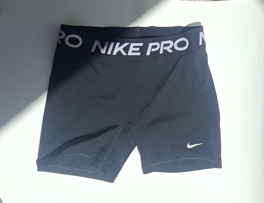 Nike Pro шорти женски