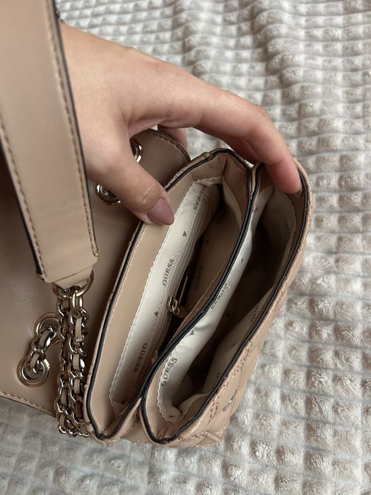 Оригинална чанта guess