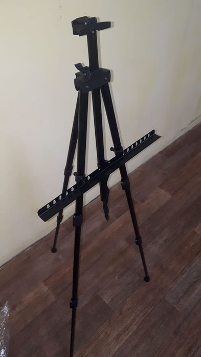 Мольберт металлический тренога
