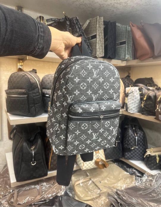 Дамски чанти/раници/аксесоари LV/Dior/Guess