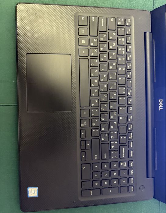 Ноутбук Dell Vostro, Core i5 8th gen