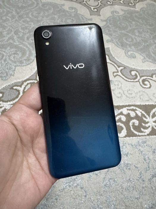 Смартфон vivo 1820