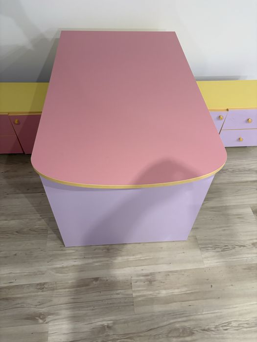 Детско бюро с две шкафчета