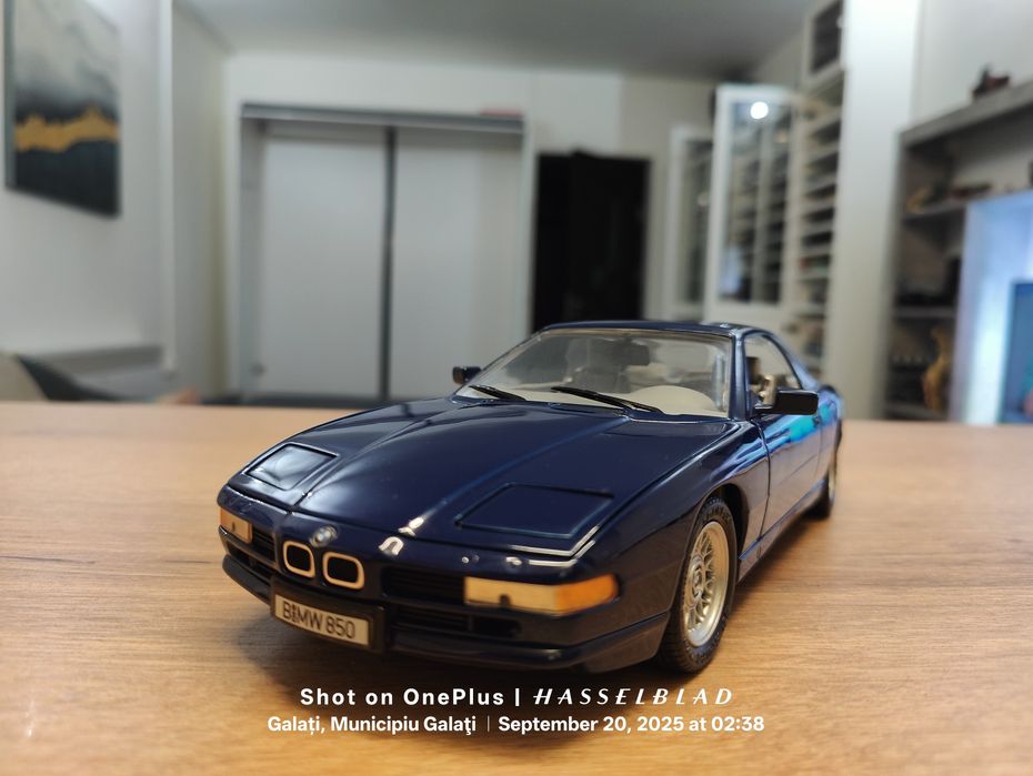 Machetă BMW 850i e31  1:18 Revell