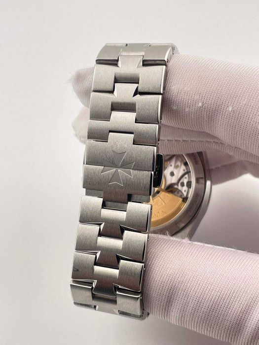 Часы Vacheron Constantin Overseas