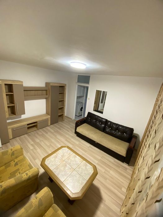 Închiriez apartament