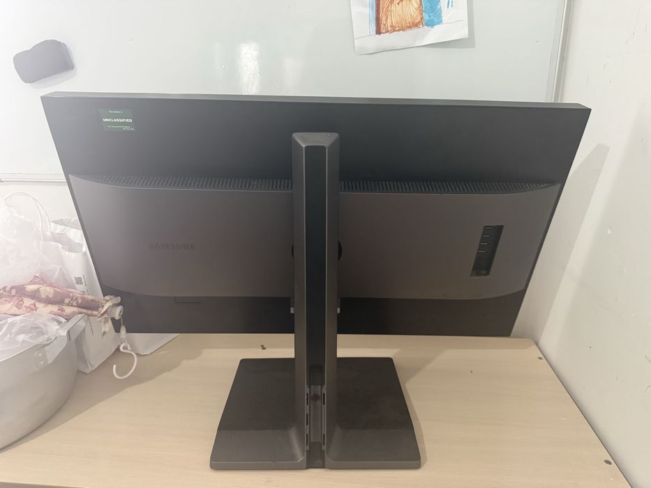 Манитор для компютера