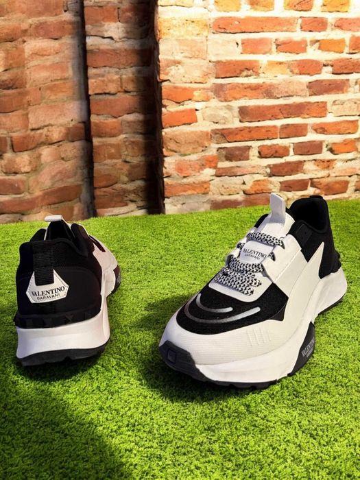 Adidasi Valentino True Act Negru - Alb - Produs Full Box Premium