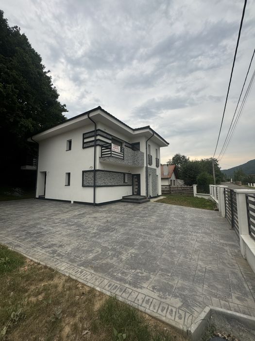 Casa de vanzare