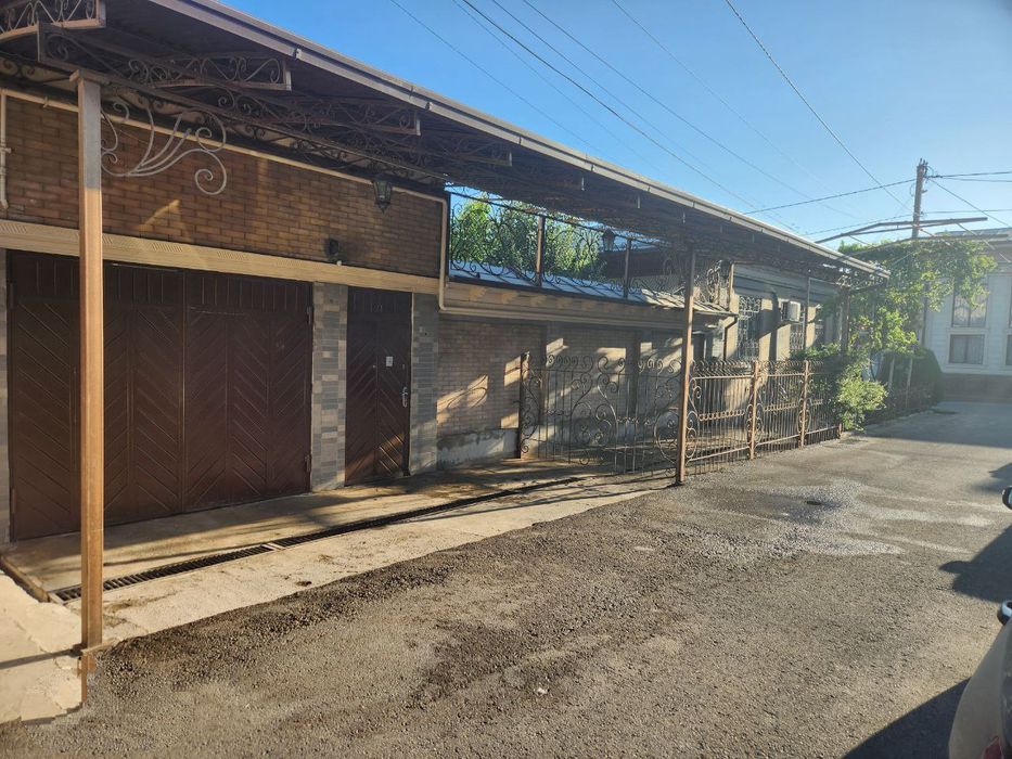 Срочно шофайз махаллада Ховли уй-жой сотилади