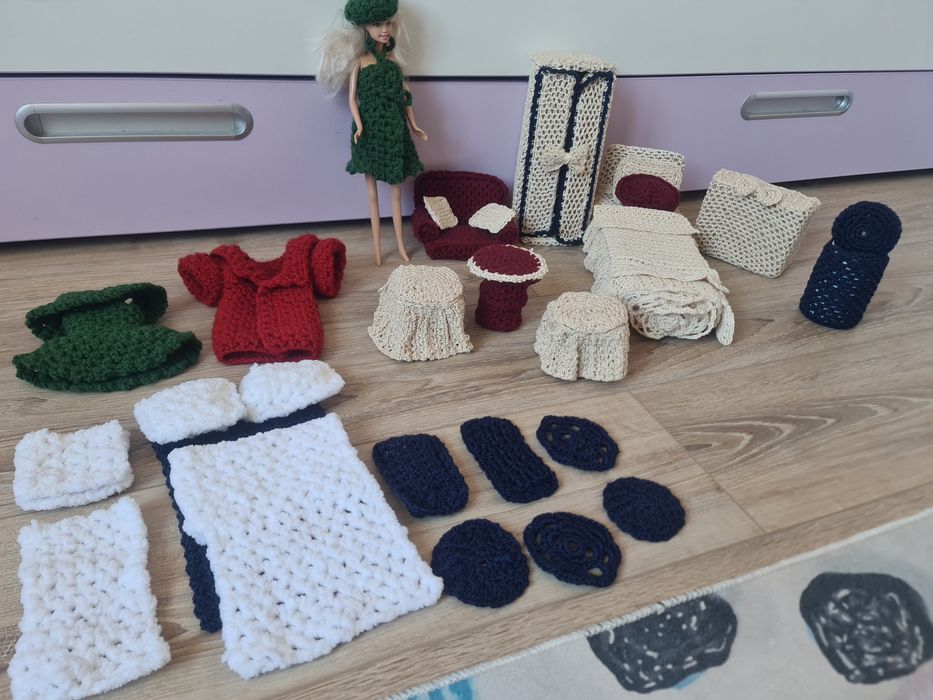 Мебели и аксесоари за кукли