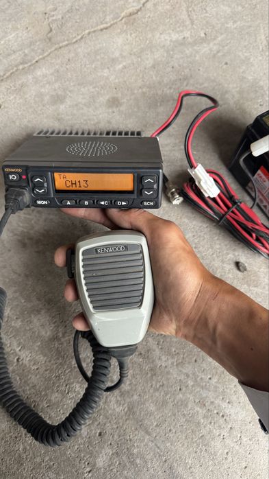Радиостанция Kenwood