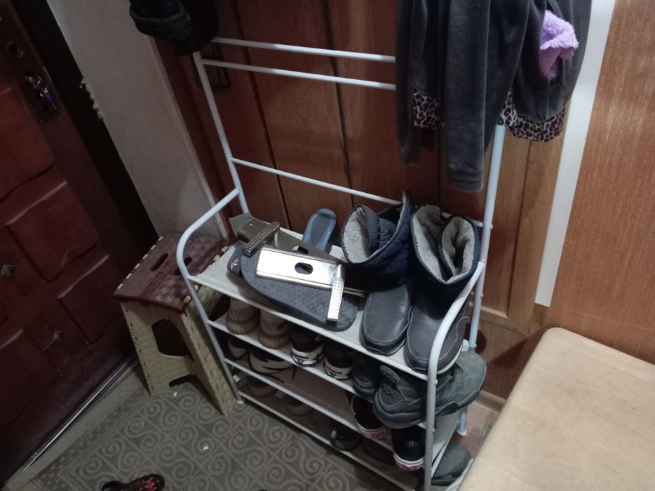 Продаётся вешалка для одежды и обуви