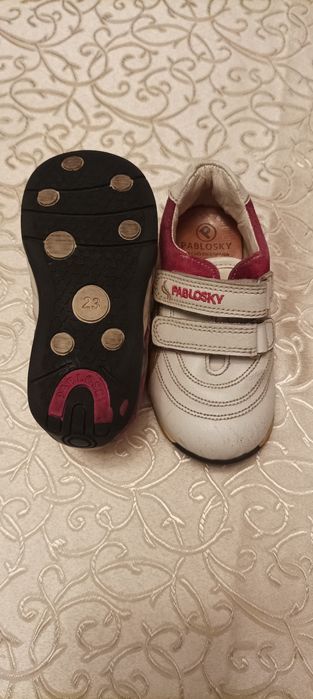 Обувь детская кожаная.