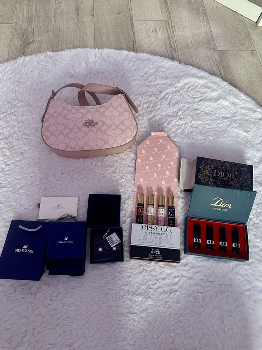Set Nou Cercei Swarovski+ Geanta Coach+ Set Dior+ Set Parfumuri