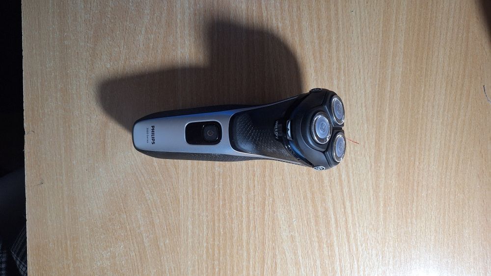 Продам электробритву PHILIPS Shaver 3000 Series