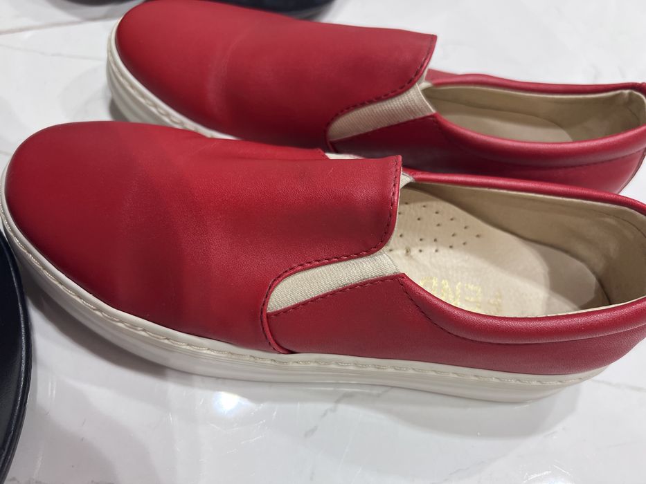 Кожаные Туфли для девочки  разные 3 пары.36 размер