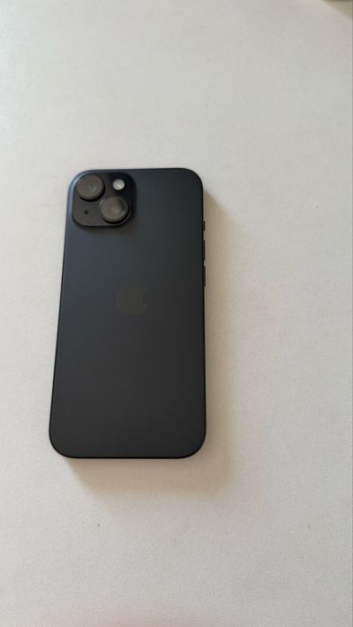 Продам iphone 15  на 256 гб