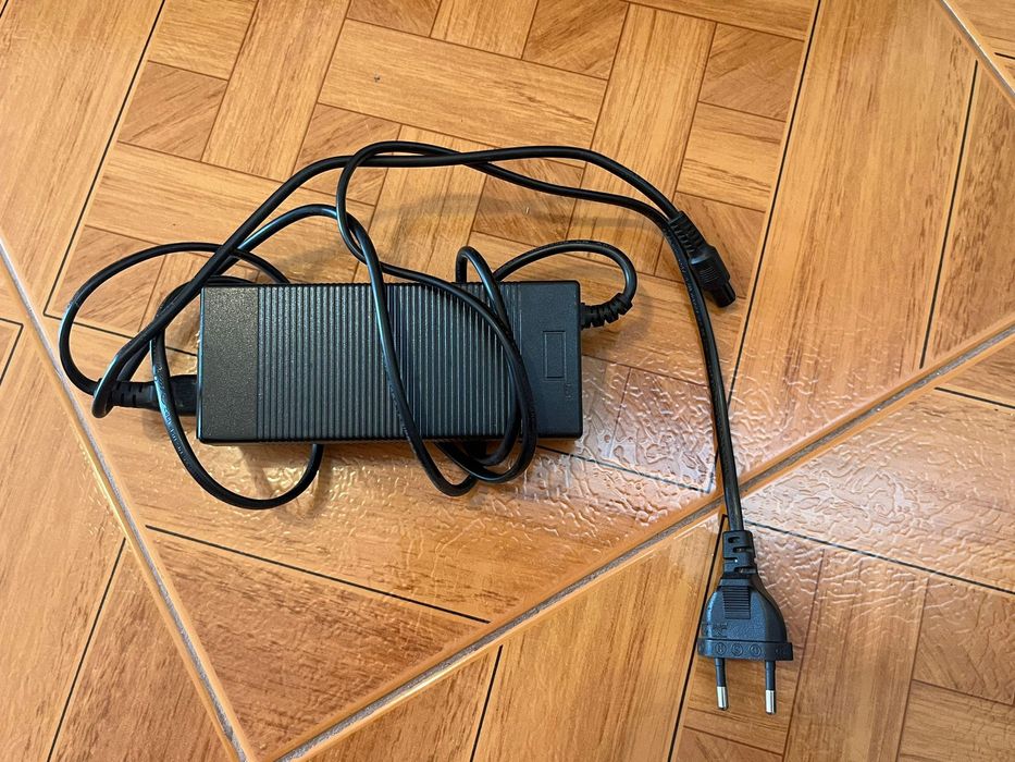 Hoverboard Freego – utilizat, cu husă și încărcător |