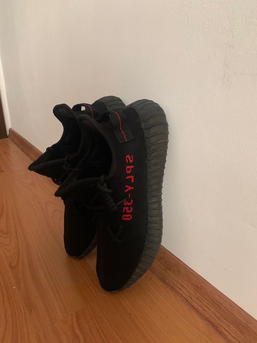 Yeezy 350 V2 "Black Red"