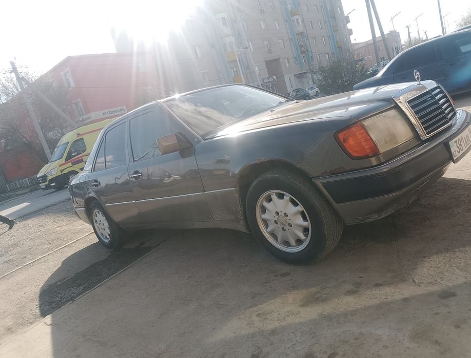 Мерседес бенс 124