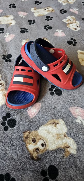 Vand slapi Tommy Hilfiger copii marimea 30