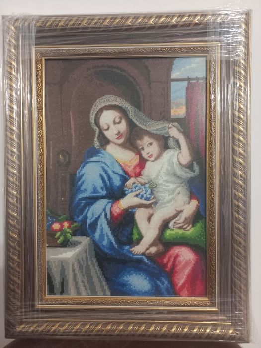 Продавам гоблените. с дмц. и ариадна конци.