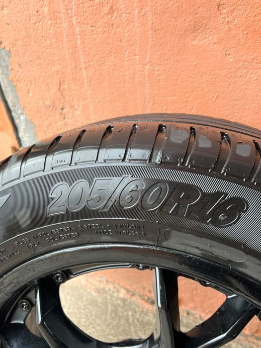 Продам отличный вариант комплект дисков с резиной !!!