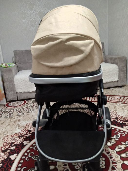 Коляска почти новая