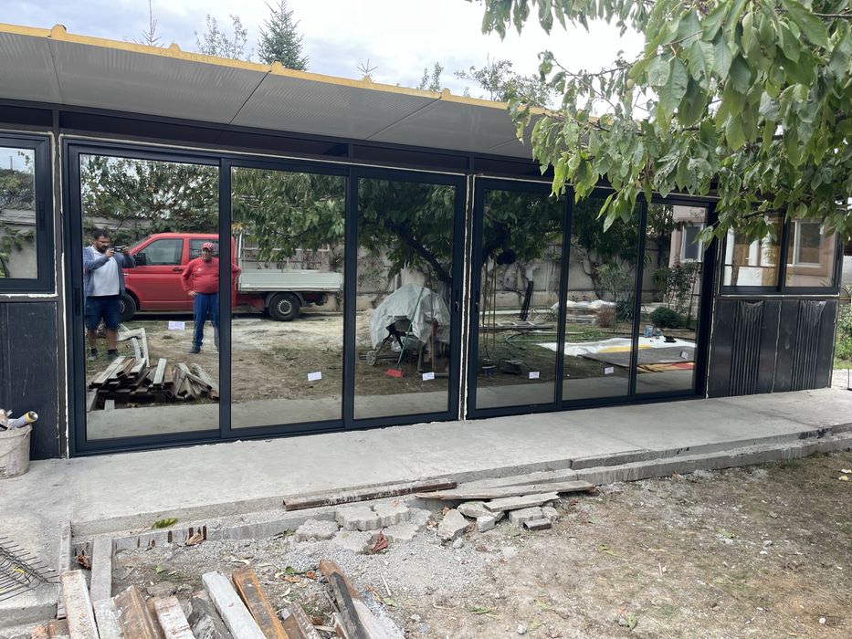 Usi glisante din aluminiu si pvc