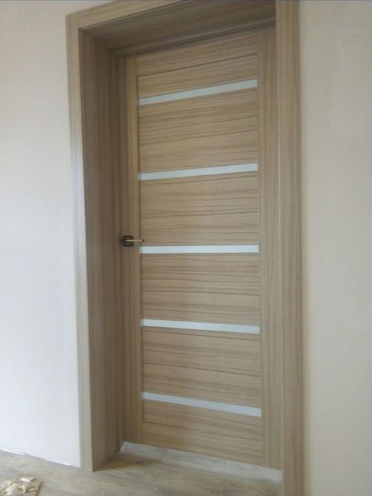 Установка дверей. Ламинат, ленолиум , плинтус