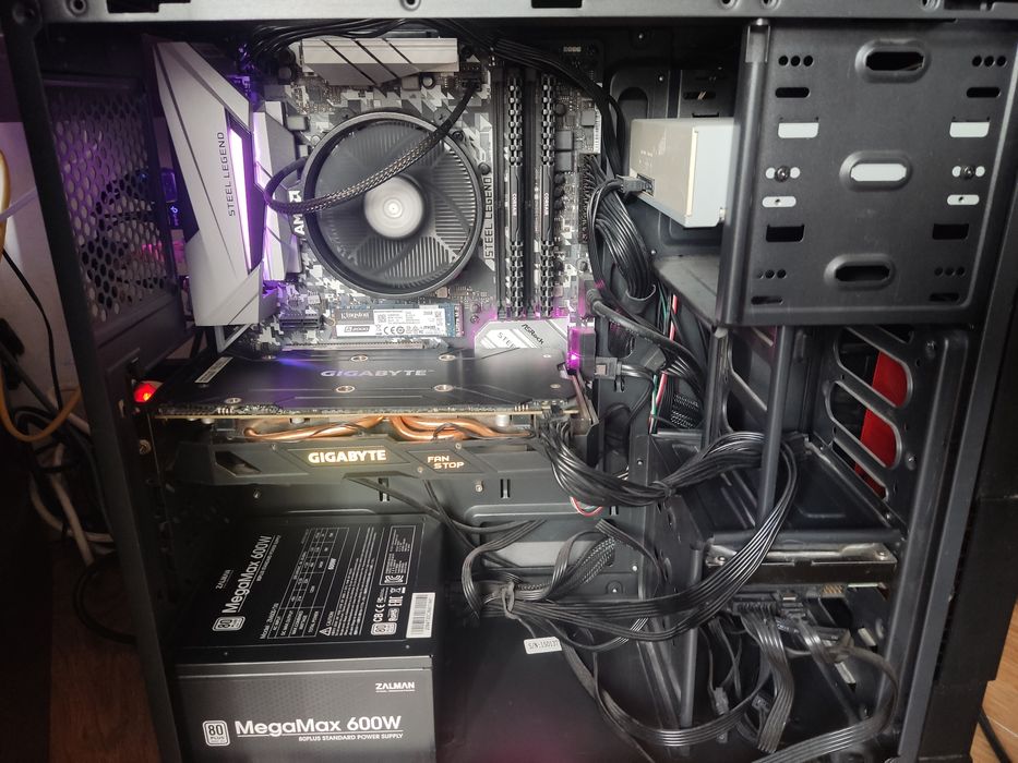 Геймърски компютър RYZEN 5 / RX580 / 16GB RAM / NVME 256GB SSD