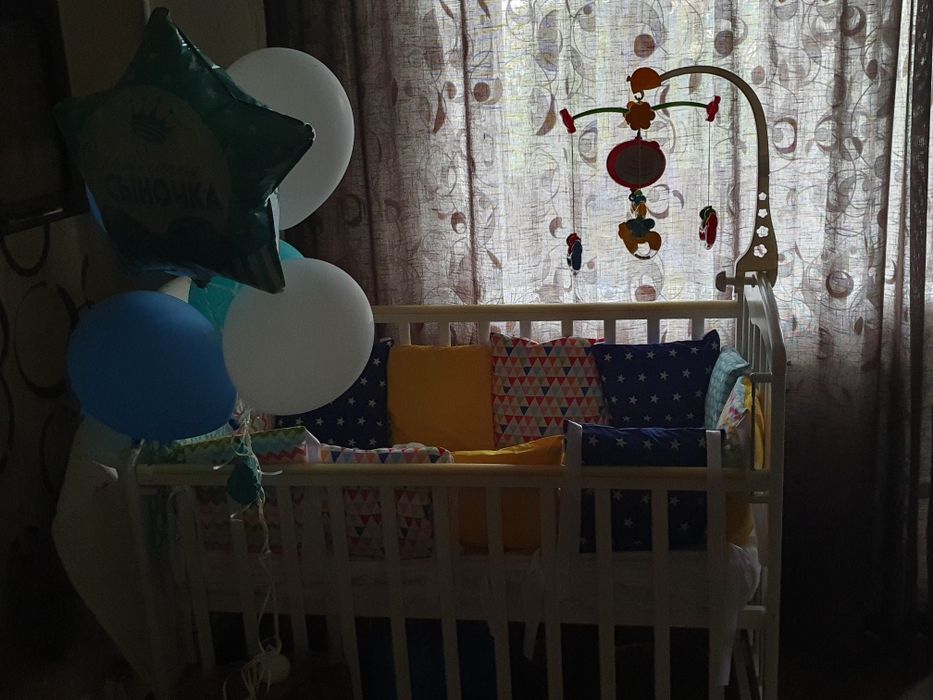 Продаю детскую кроватку с бортиками