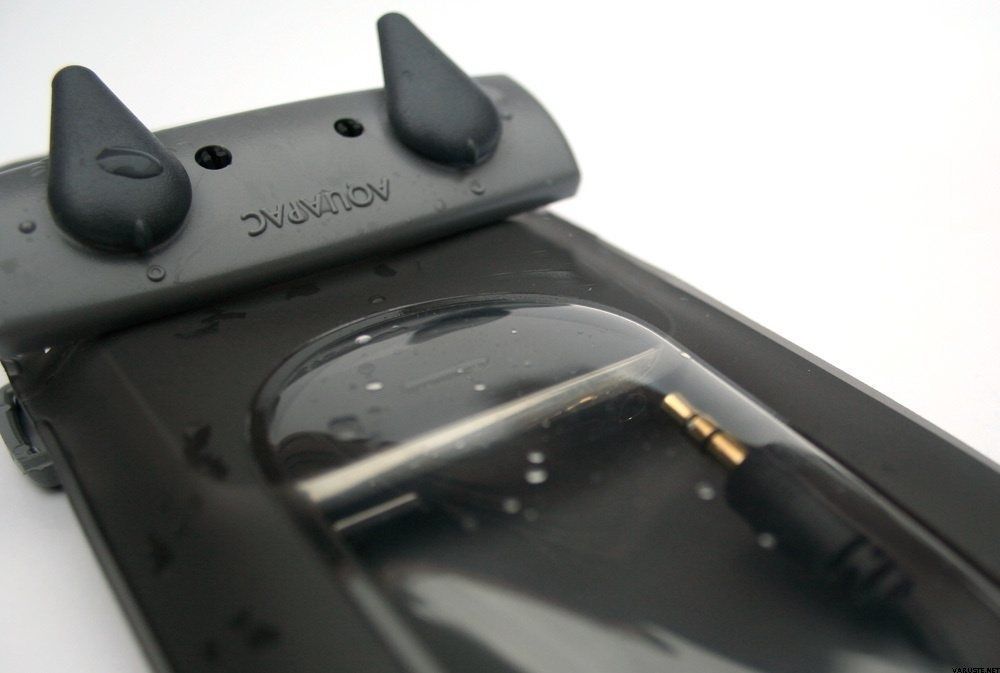 Водоустойчив калъф IPX8 за телефон и mp3 плеър AQUAPAC
