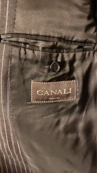 Продам костюм Canali. В отличном состоянии
